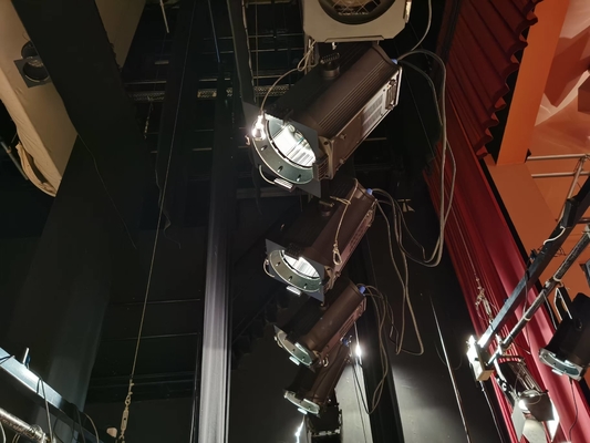 300W LED CRI95 Bühnenverlichting RGBALC 6 In 1 Auto Zoom Fresnel Spot Light Met Kleurbeheersysteem